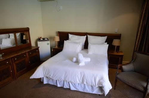 Norscot Manor Guest Lodge サントン エクステリア 写真